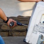 Jak wybrać zakład pogrzebowy? Kompendium dla osób w żałobie.